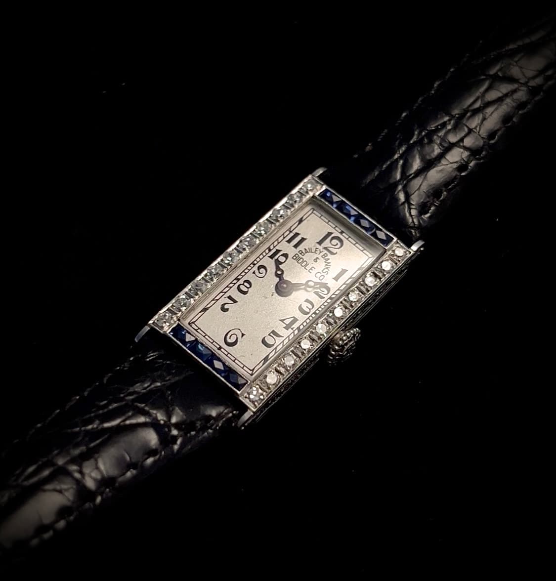ダイヤモンドとサファイアのアールデコウォッチ