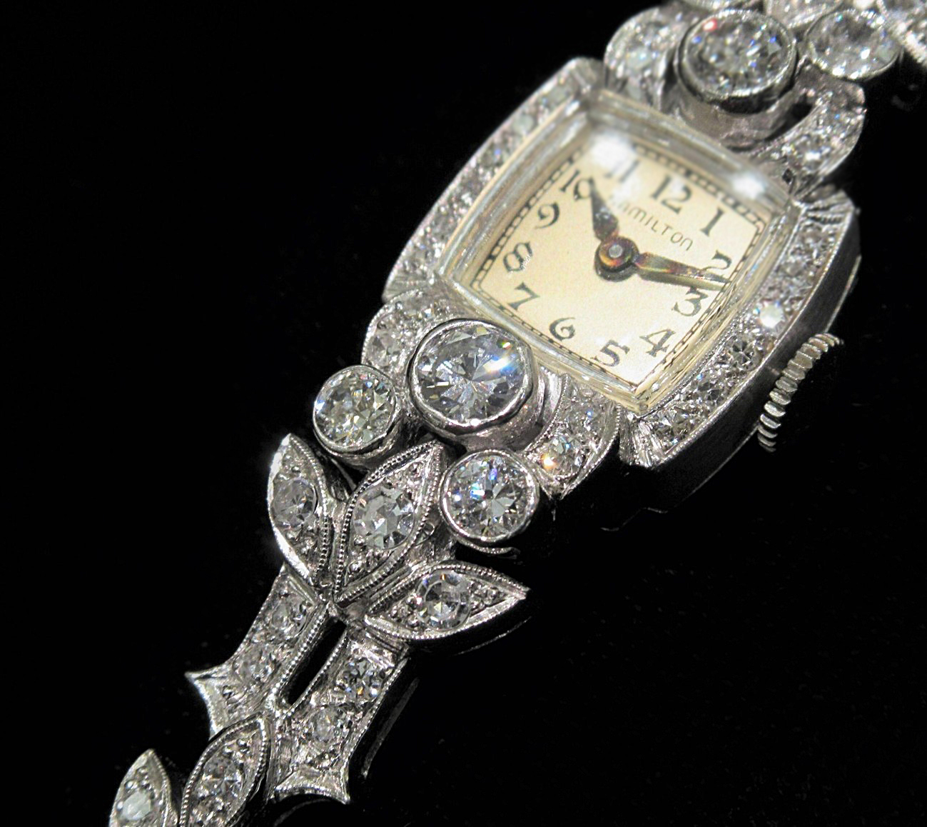 ダイヤモンドとプラチナのハミルトンのアンティークウォッチ