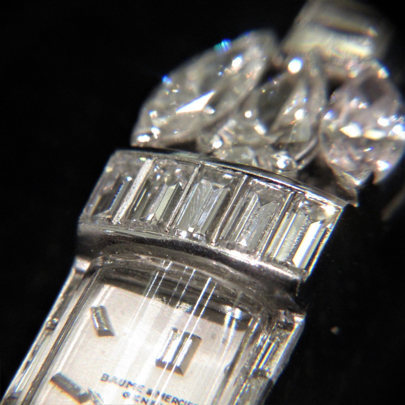 バゲットカットダイヤモンドをあしらったボーム&メルシェのアンティークウォッチ