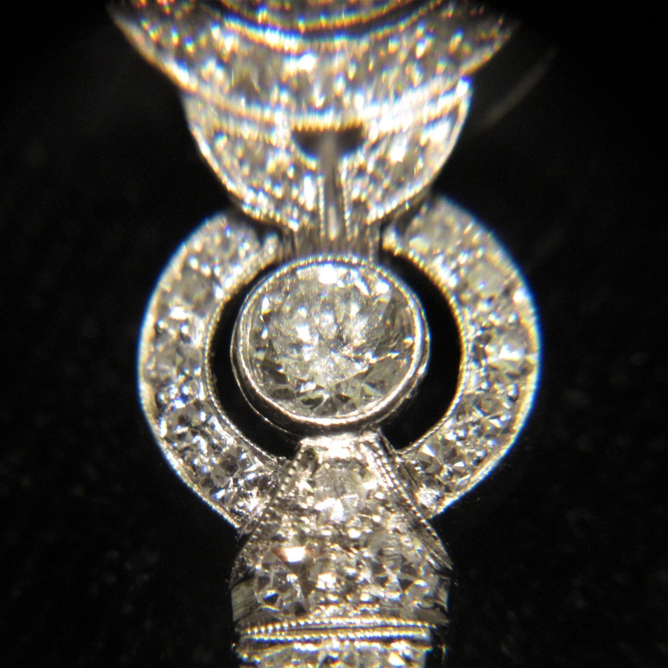 ダイヤモンドのお手入れについて指紋をつけて親油性の説明