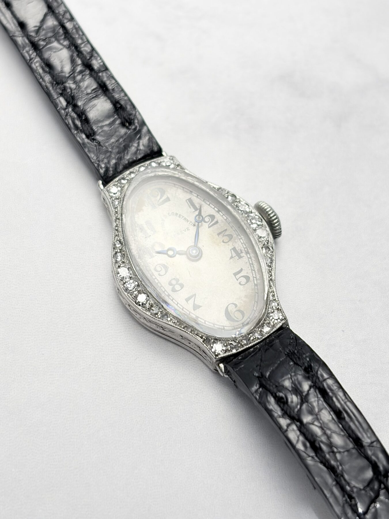 ヴァシュロンコンスタンタンの時計ケースにダイヤモンドとミルグレイン