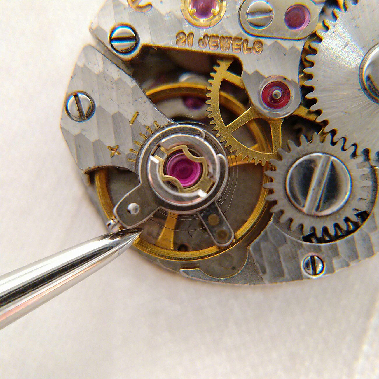 レディースアンティークウォッチのヒゲゼンマイ拡大