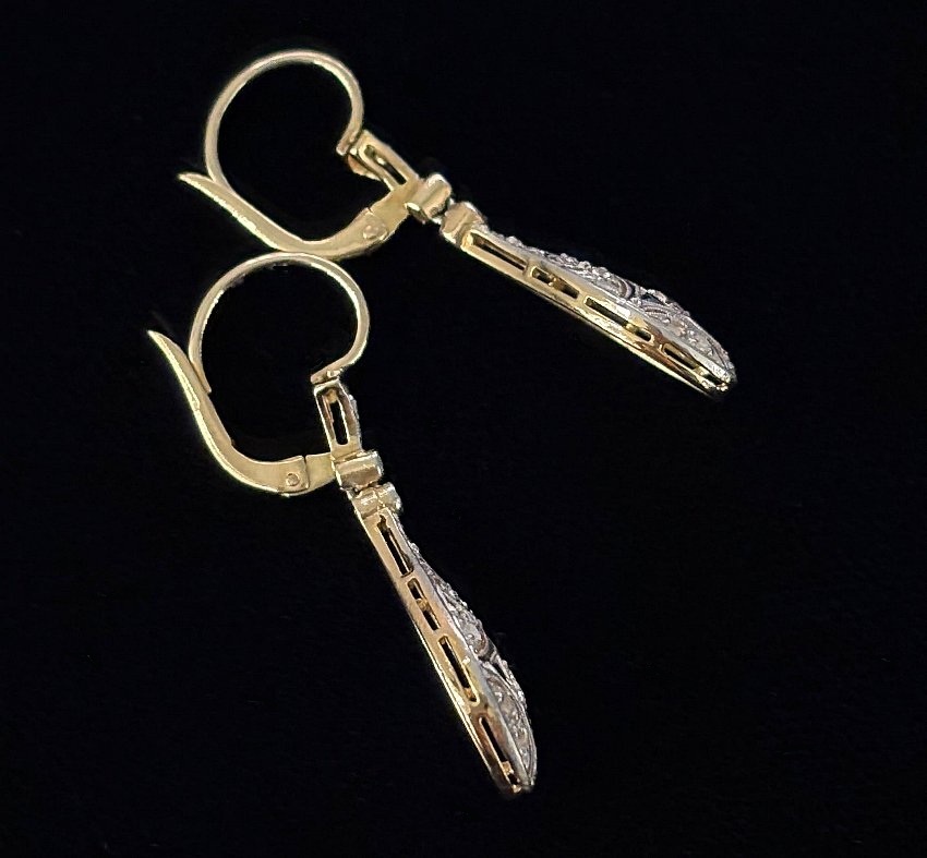 プラチナ、合成サファイア、ダイヤモンド、イヤリング